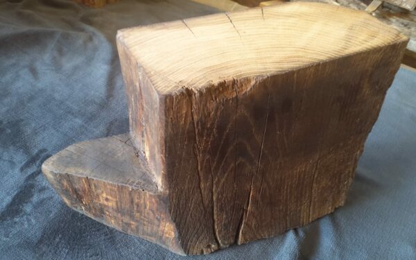 Alte Fundamenteiche mit Konsole – Bild 3
